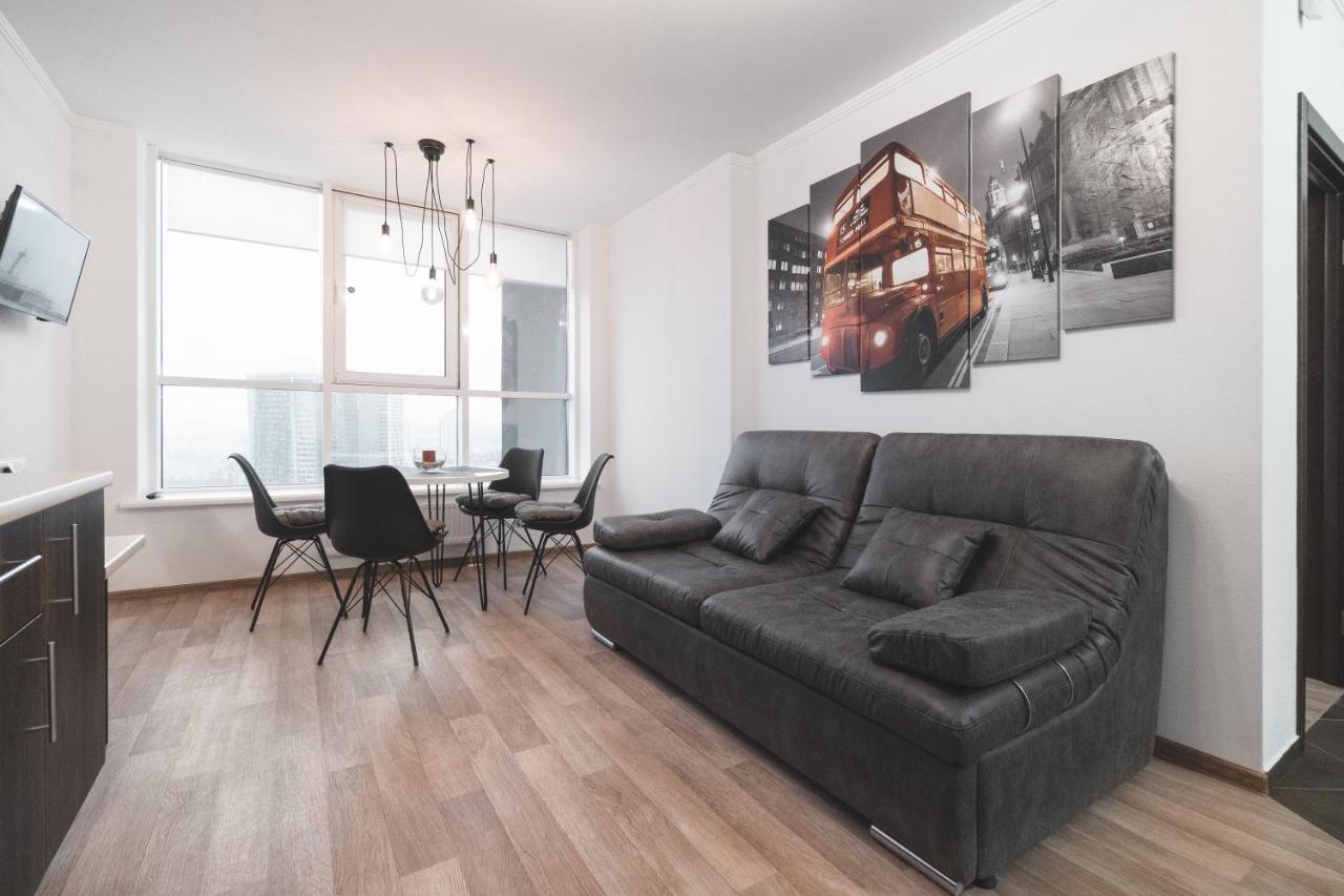 In The Sky Apartment Kyiv Exterior foto